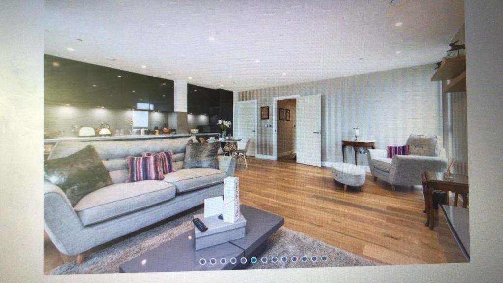 Luxurious Serviced Apartment In Кройдон Экстерьер фото